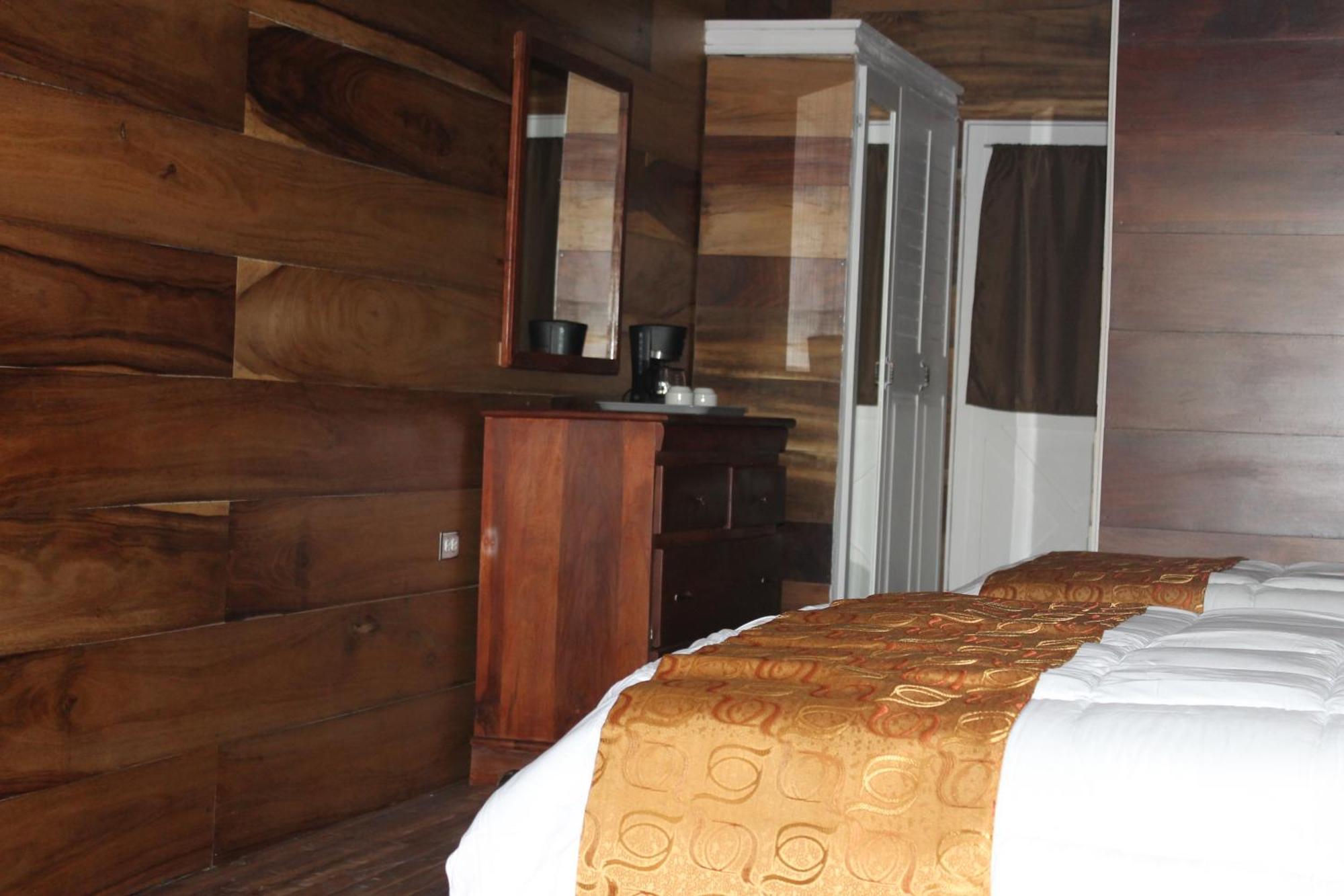 Hotel Bosque Verde Lodge モンテベルデ 部屋 写真