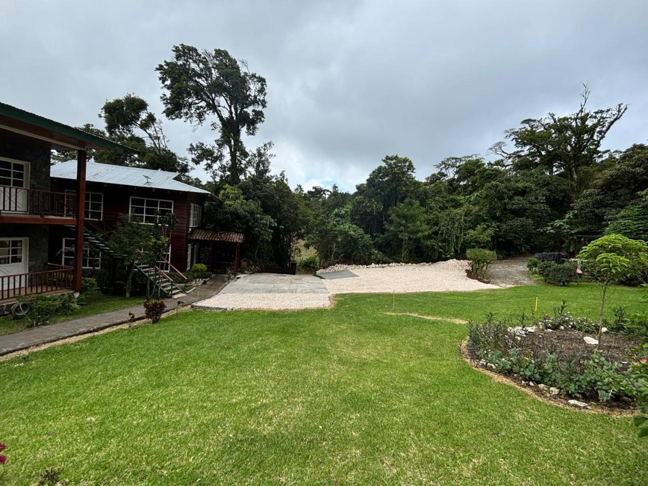 Hotel Bosque Verde Lodge モンテベルデ エクステリア 写真