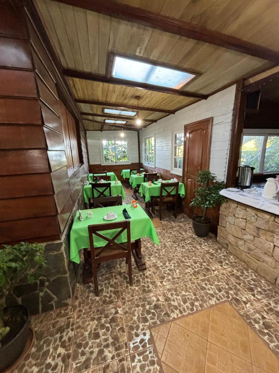 Hotel Bosque Verde Lodge モンテベルデ エクステリア 写真