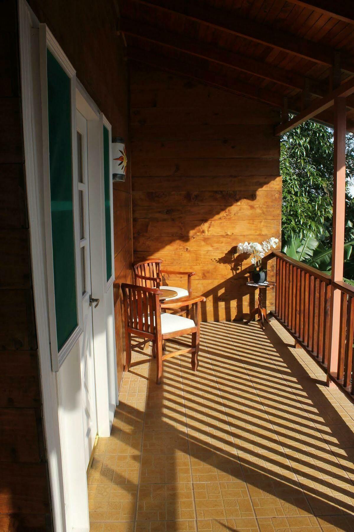 Hotel Bosque Verde Lodge モンテベルデ エクステリア 写真